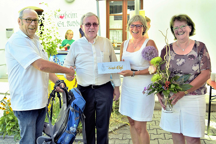 Geschenkübergabe