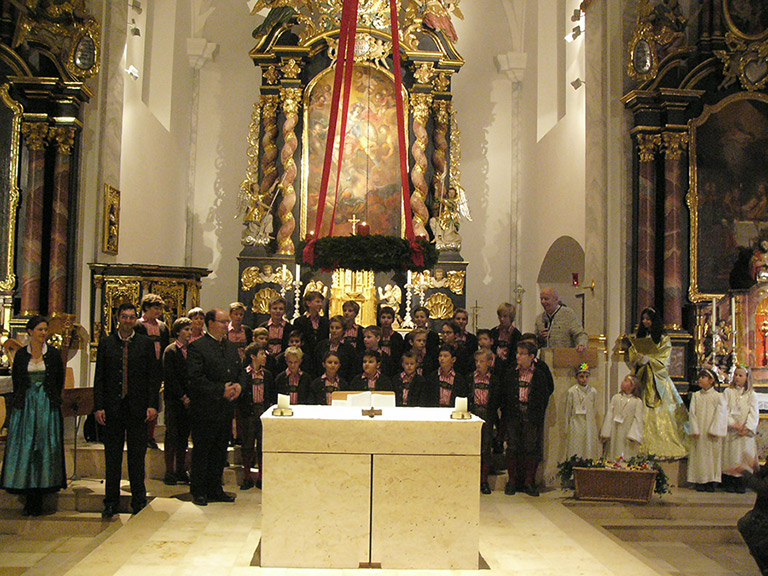 Der Tölzer Knabenchor in Lauterhofen.